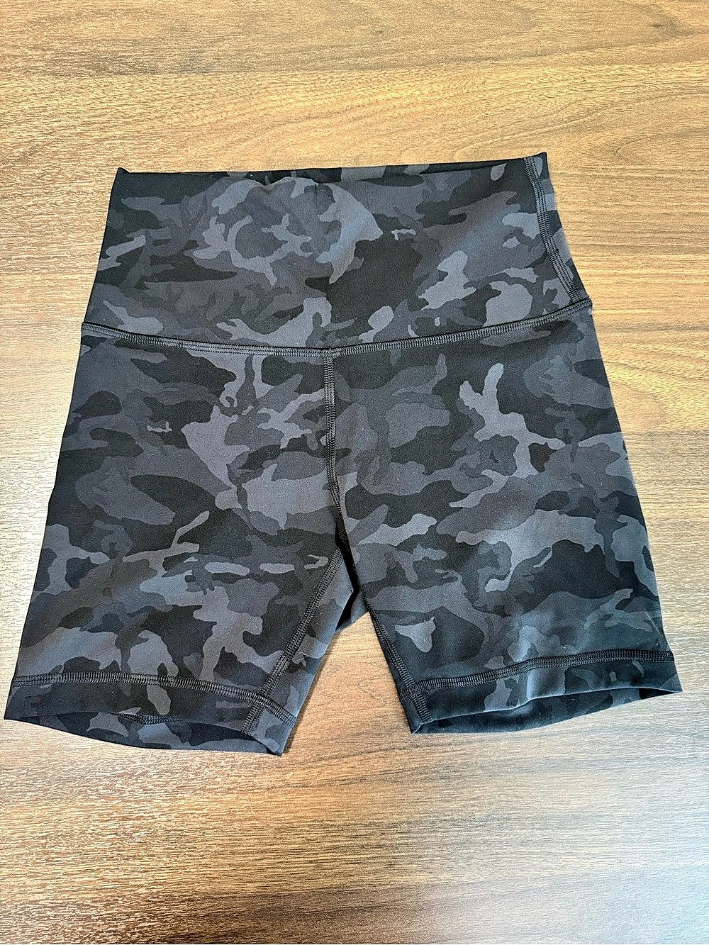 lululemon Align High-Rise Short Camo Bike Shorts in Gray & Black